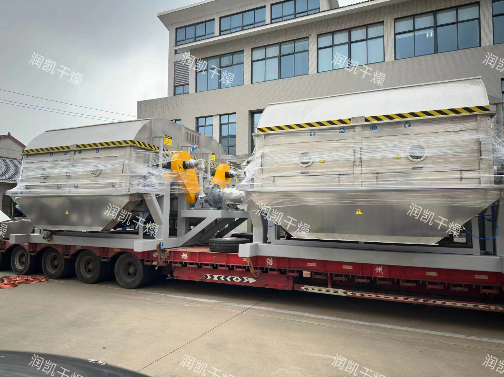 某化工企业订购双滚母液干化机成功发货，助力高盐母液废水处理